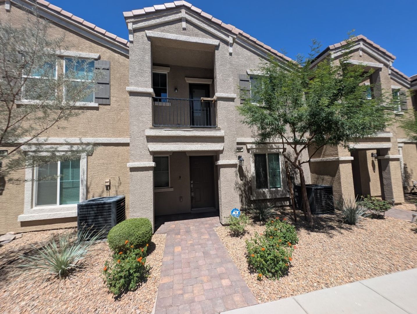 HENDERSON House: 664 VETIVER LN