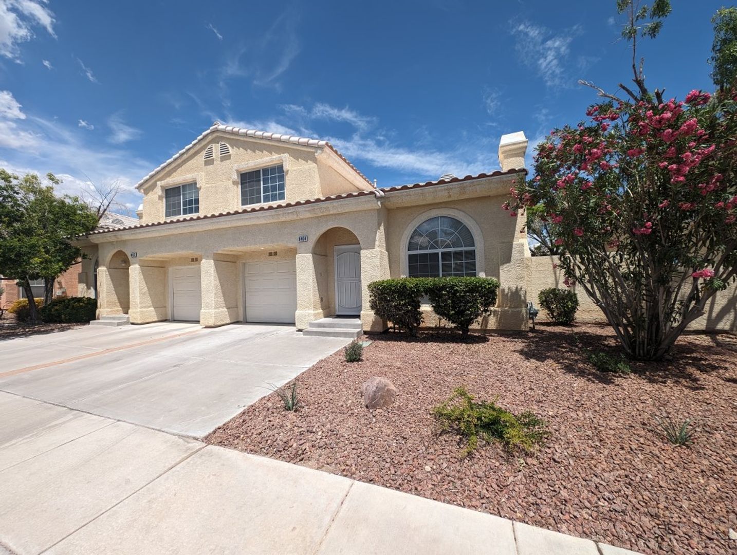 LAS VEGAS House: 8408 STONEY BLUFF AVE