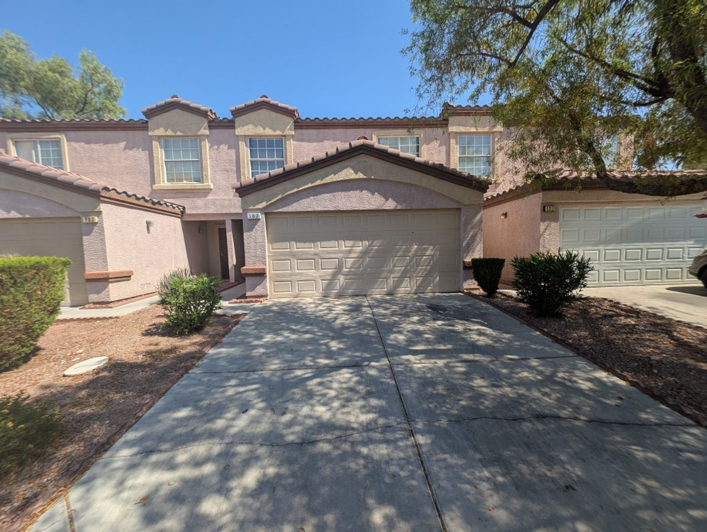 LAS VEGAS House: 2520 SIERRA LUNA AVE #102
