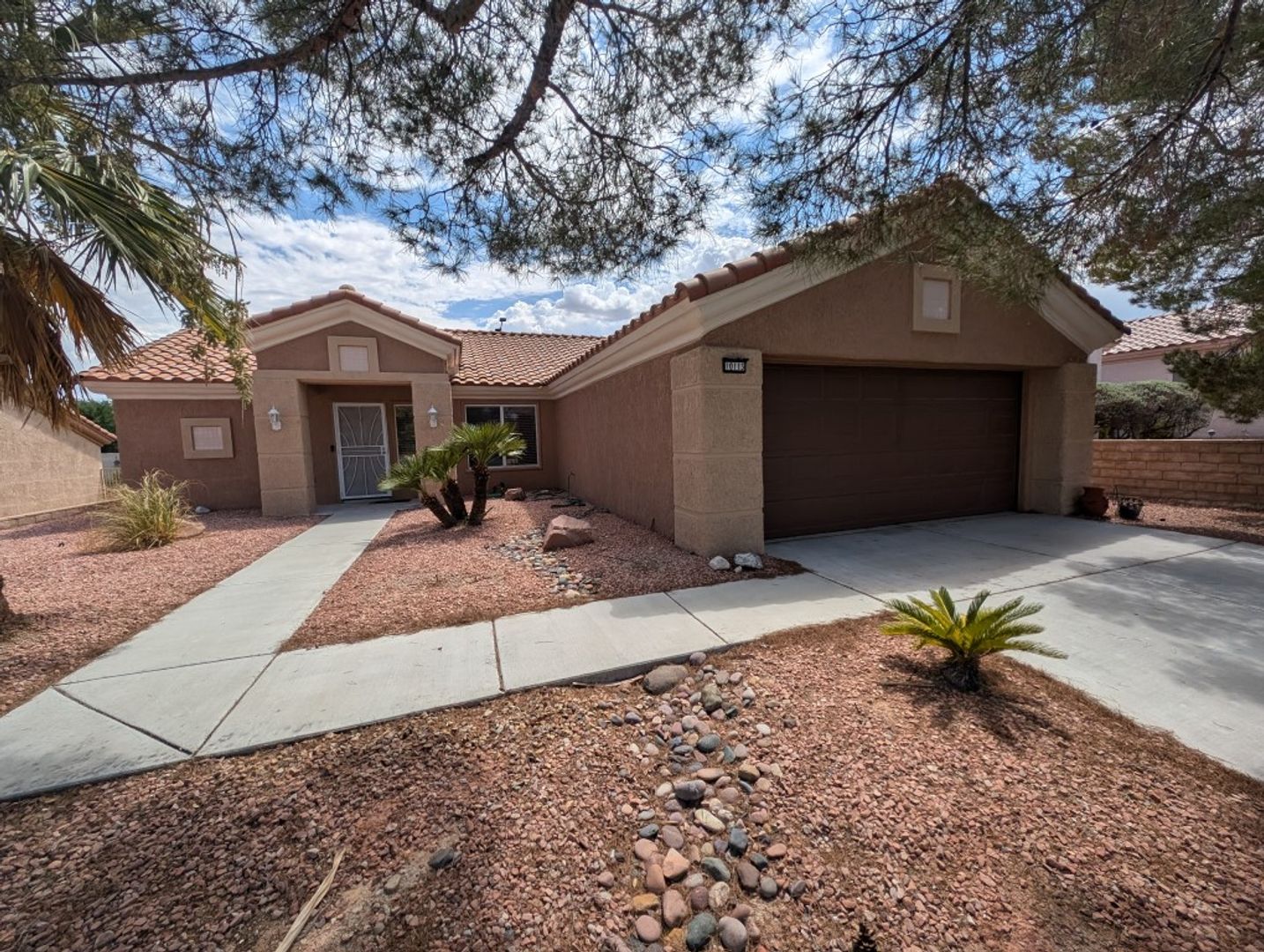 LAS VEGAS House: 10113 CRESENT CREEK DR