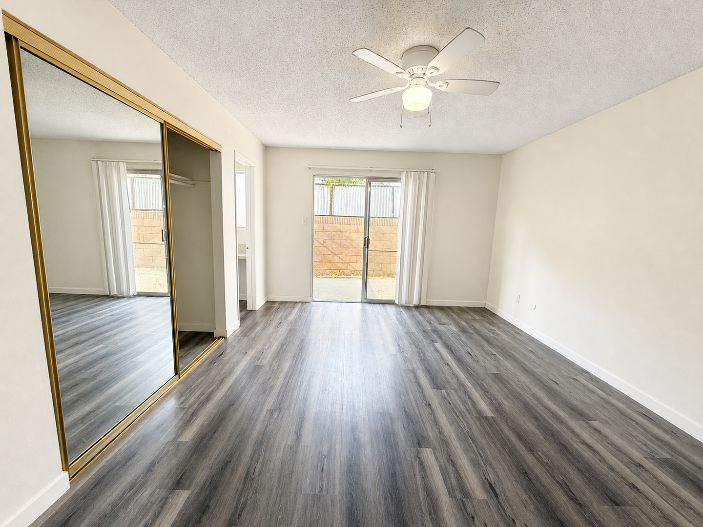Anaheim Apartment: 2950 W. Lynrose Dr.