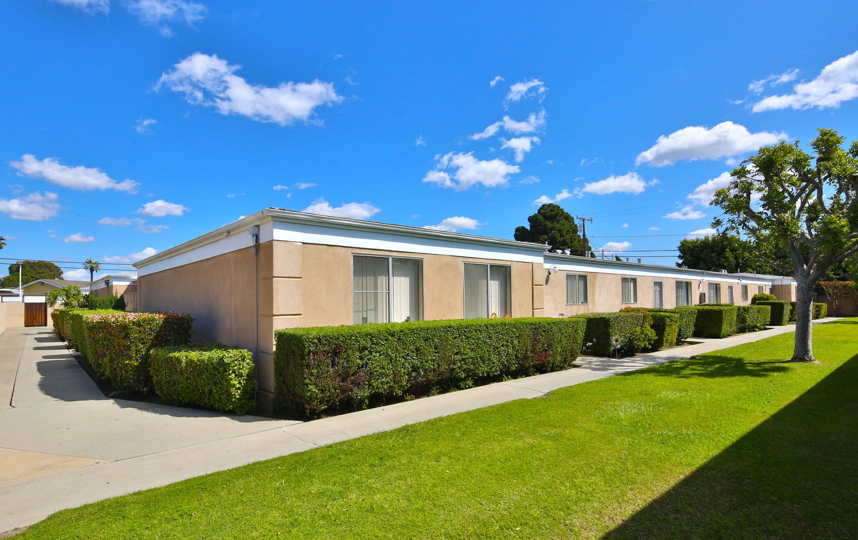 Anaheim Apartment: 2950 W. Lynrose Dr.