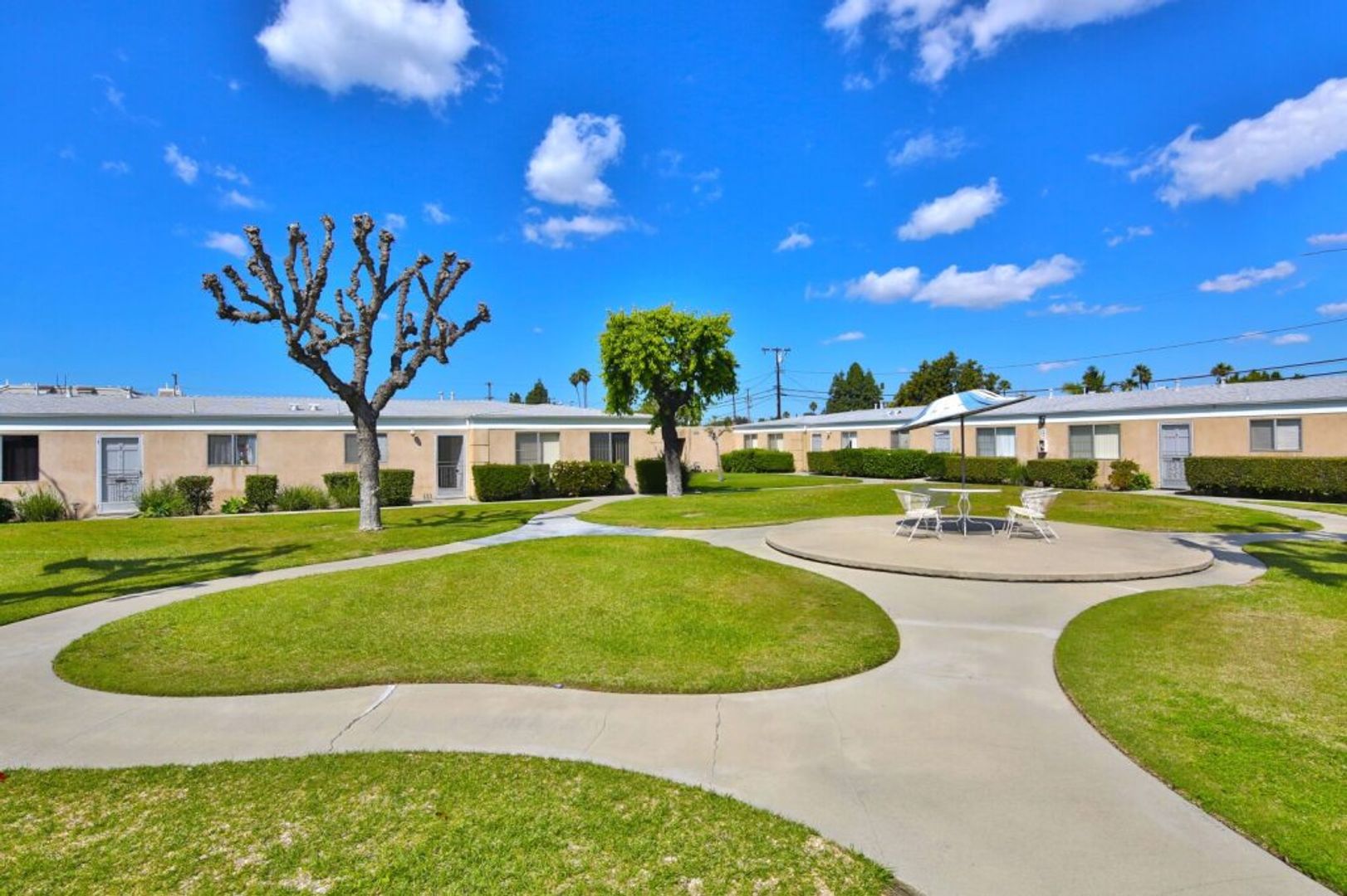 Anaheim Apartment: 2950 W. Lynrose Dr.