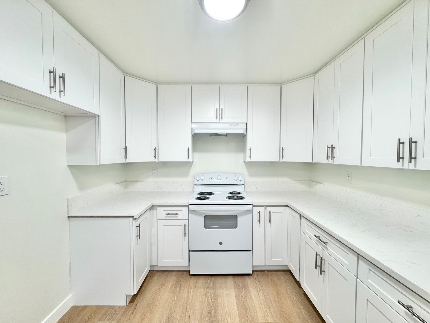 Garden Grove Apartment: 13101 Benton St.