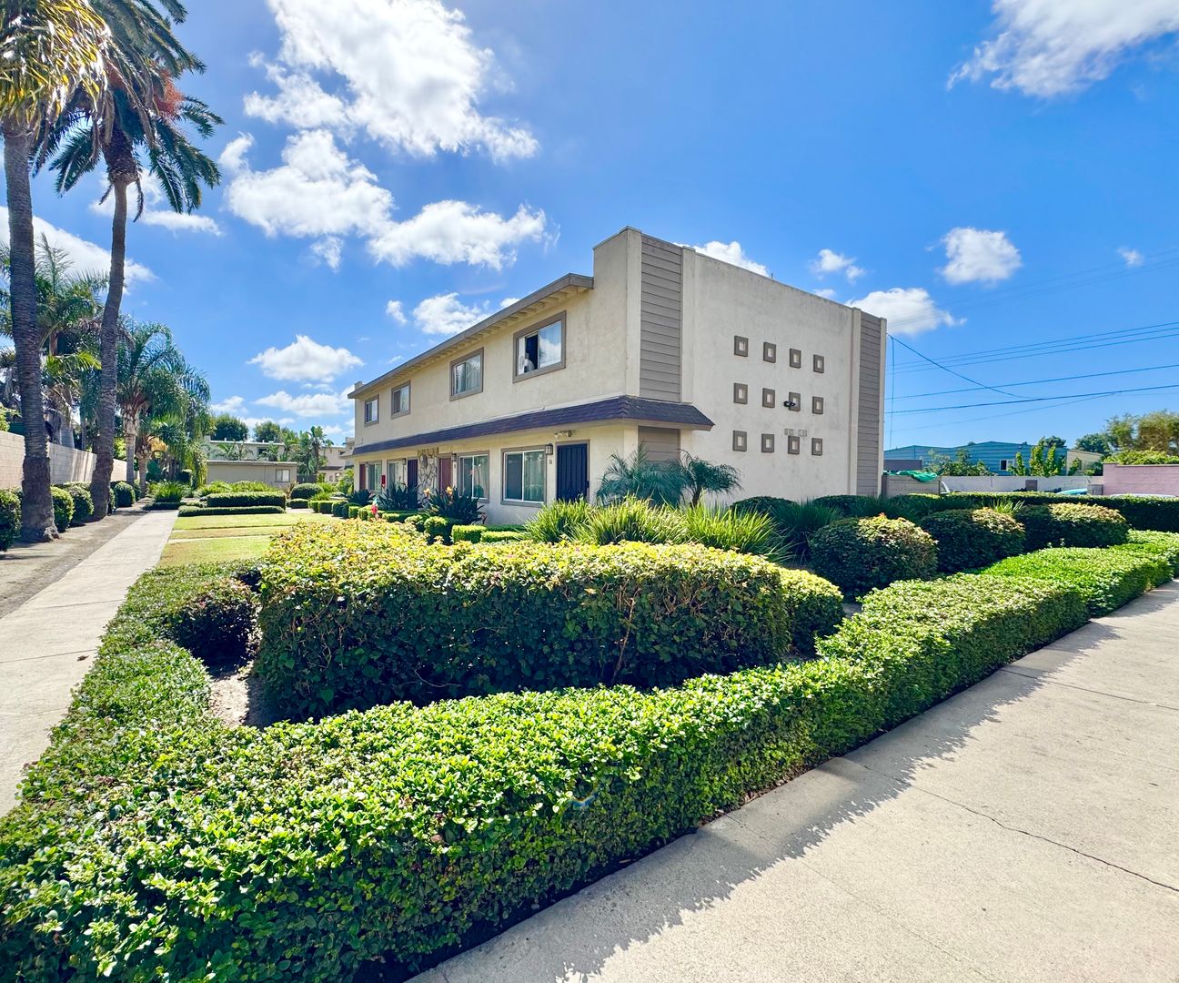 Santa Ana Apartment: 4120 W. 5th St.