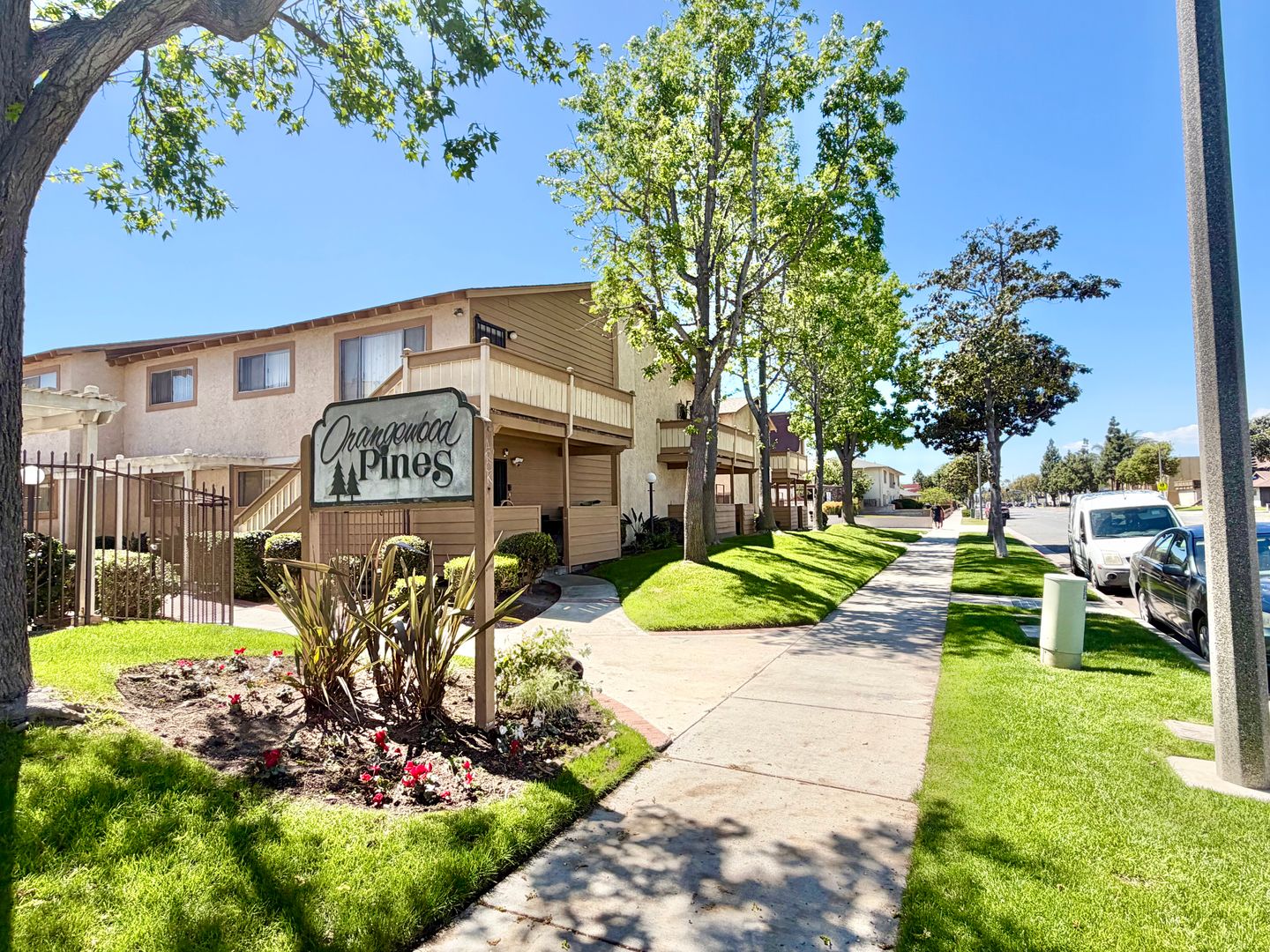 Anaheim Apartment: 510 - 520 E. Orangewood Ave.