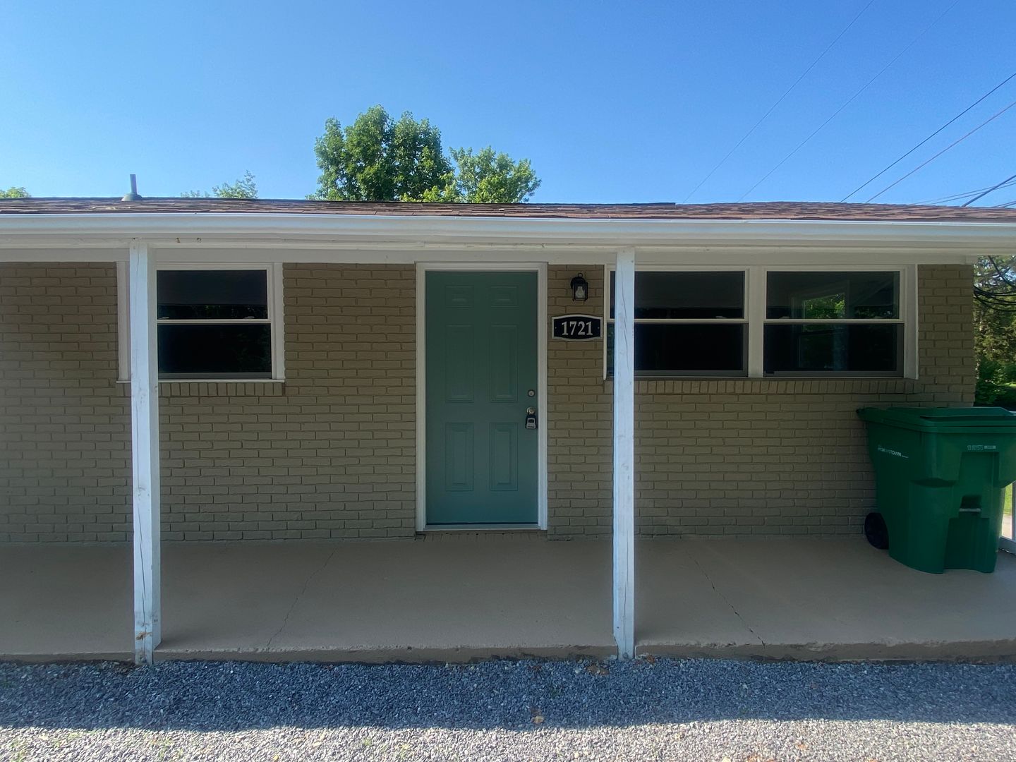 Morristown Apartment: 1719-1723 Thomas R James Dr