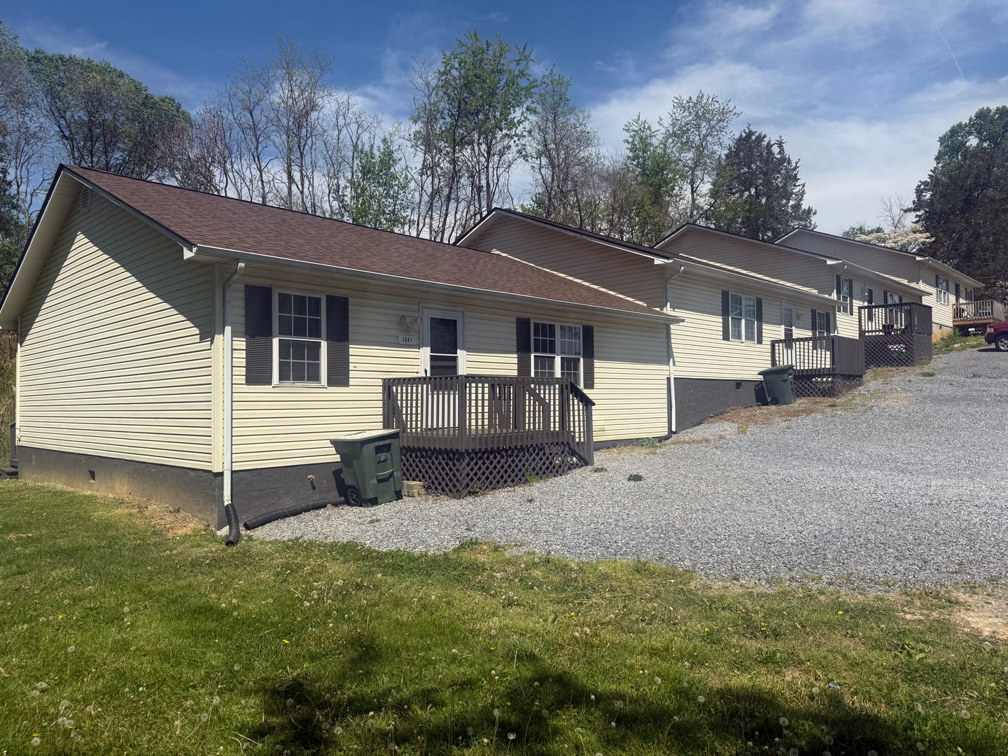 Elizabethton Apartment: 1541 Southside Rd