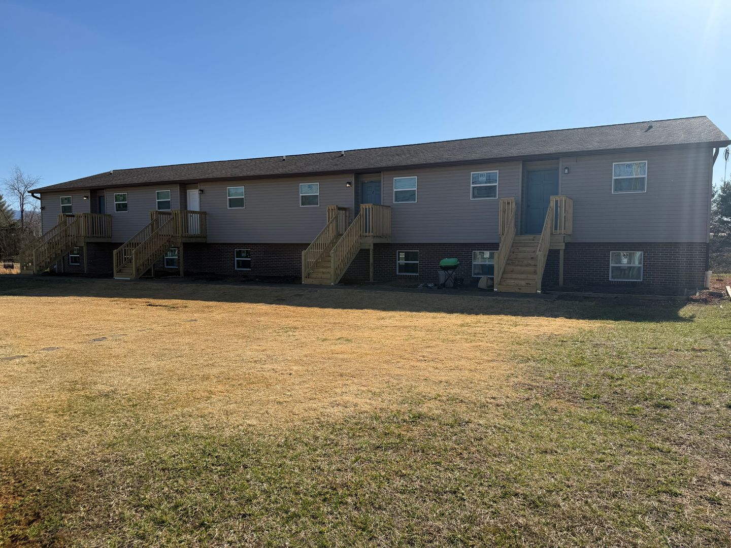 Greeneville Apartment: 2492 Buckingham Rd
