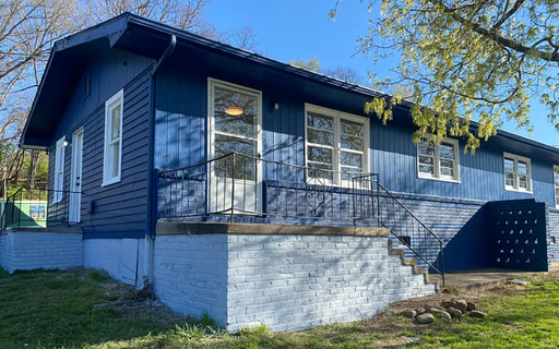 2 Bedroom 1 Bath Apartment located in Newport, TN