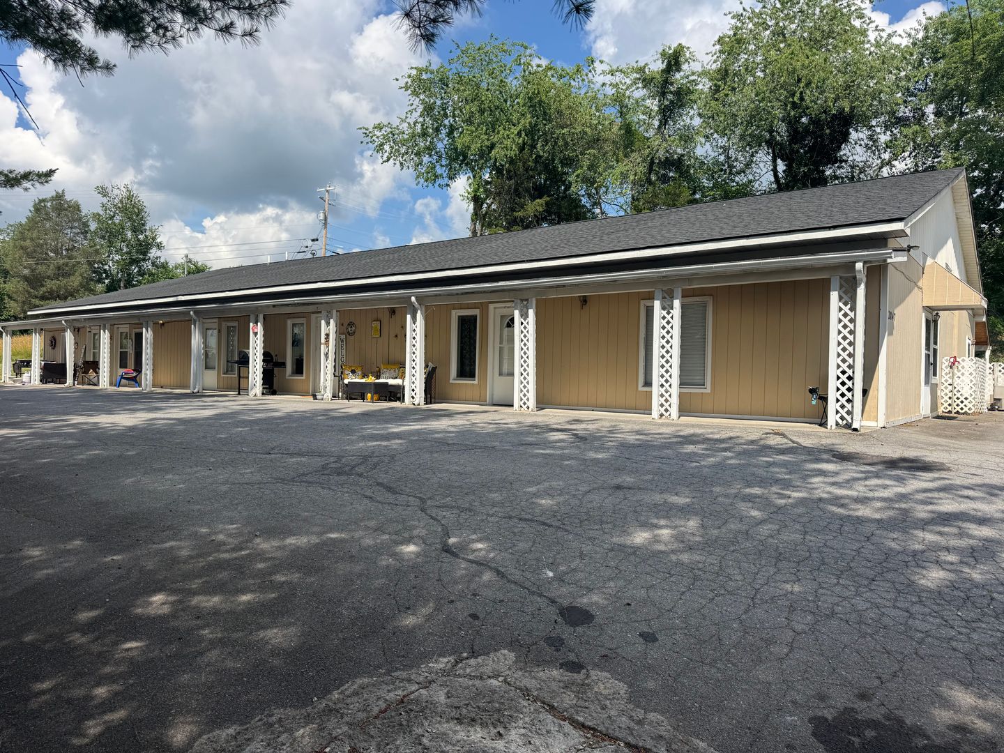 Johnson City Apartment: 2847 Boones Creek Rd
