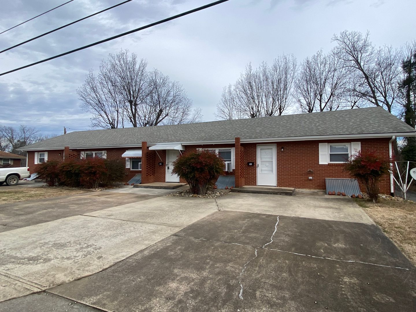 Newport Apartment: 540-544 Second St