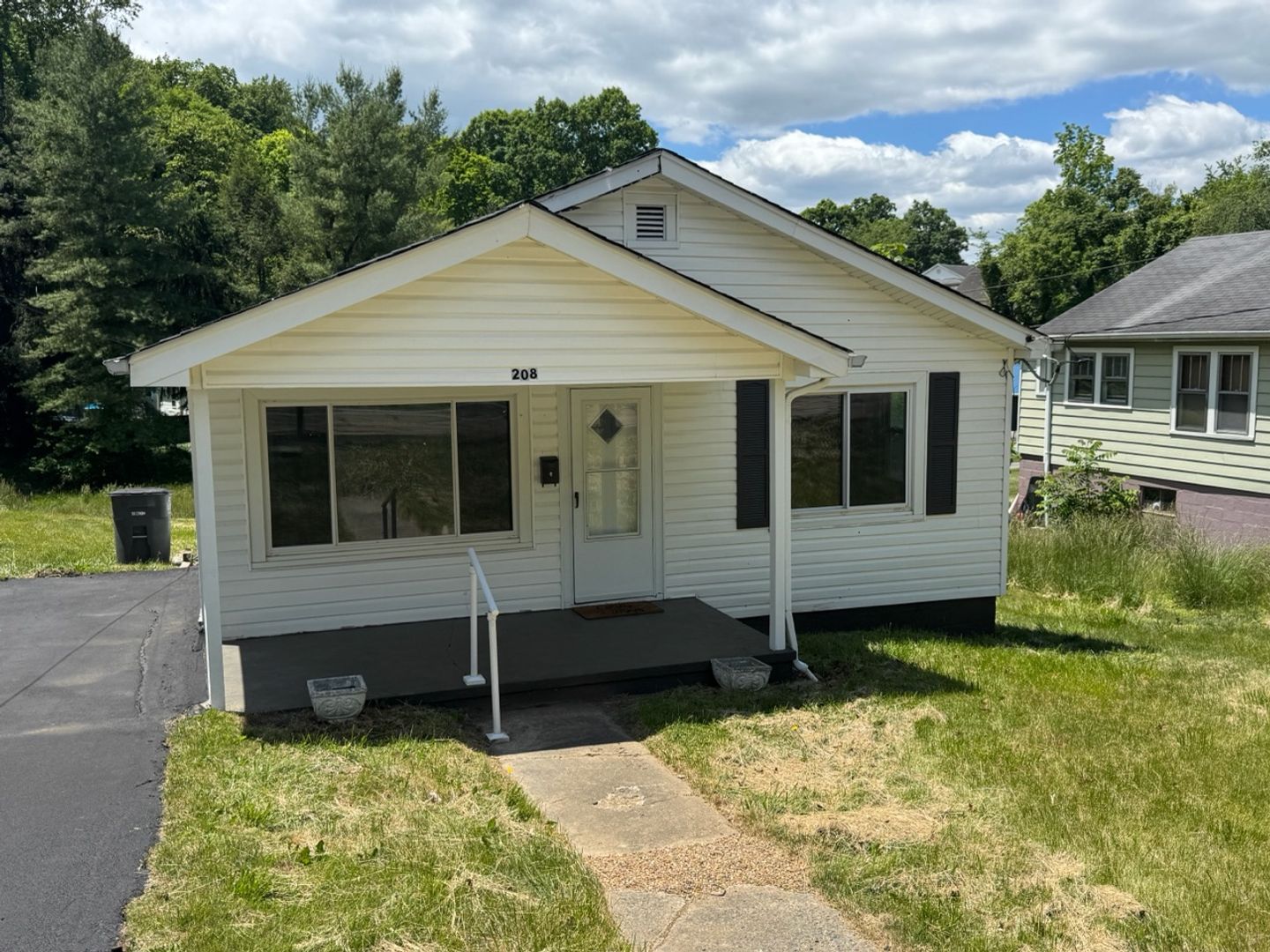 Kingsport House: 208 Gravely Rd