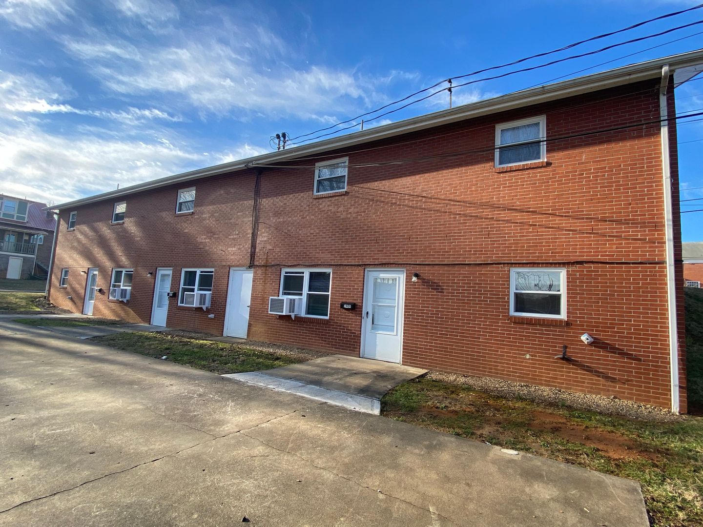 Newport Apartment: 540-544 Second St