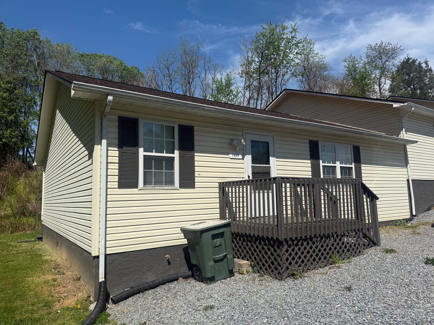 Elizabethton Apartment: 1541 Southside Rd