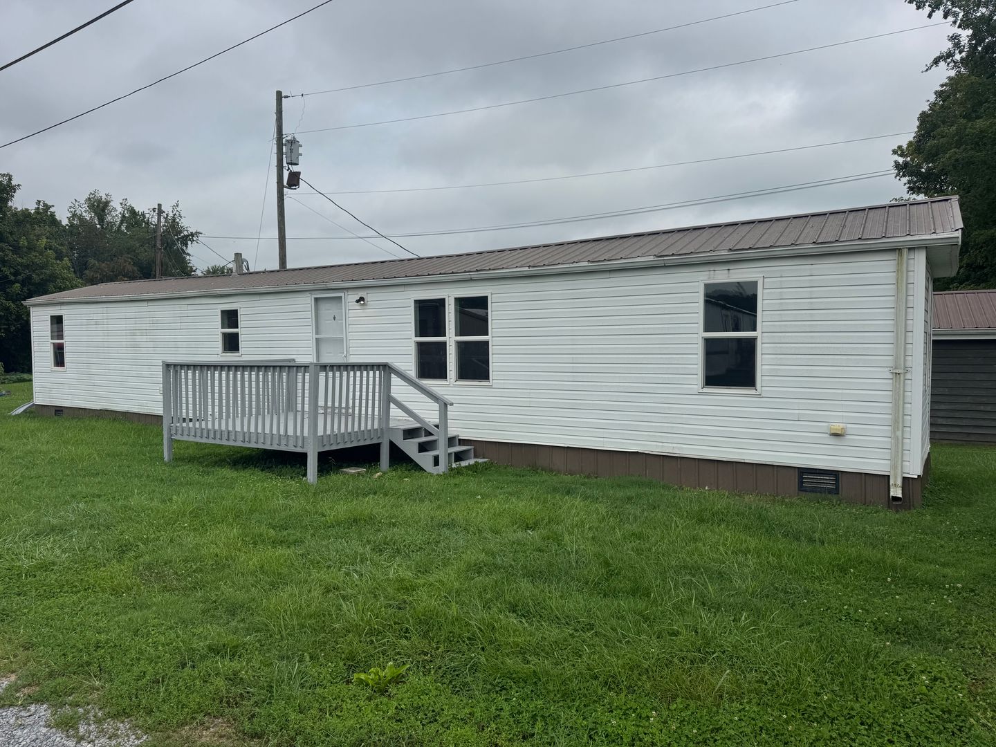 Surgoinsville Apartment: 108 Bank St