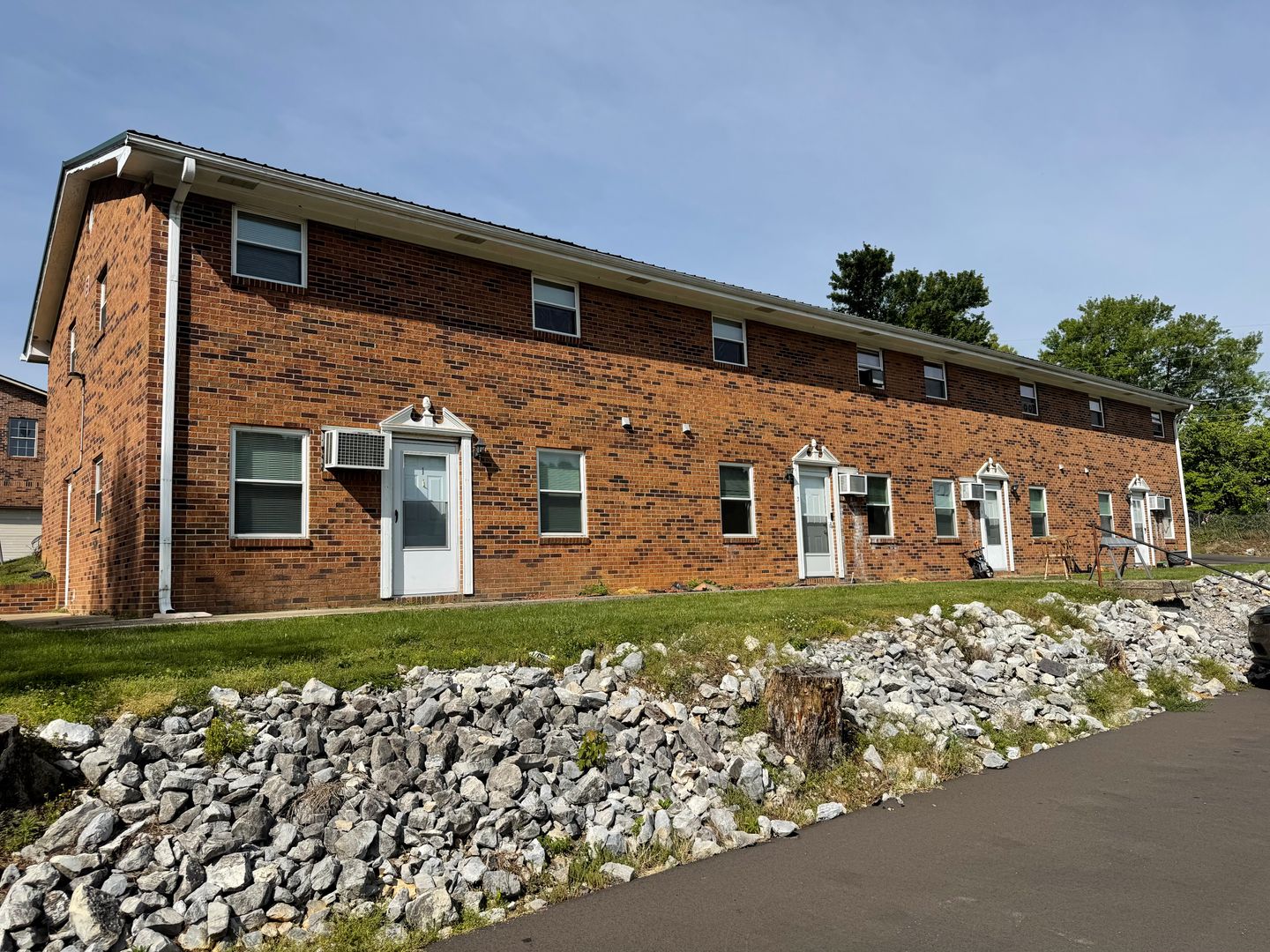 Greeneville Apartment: 262 S. Rufe Taylor Rd