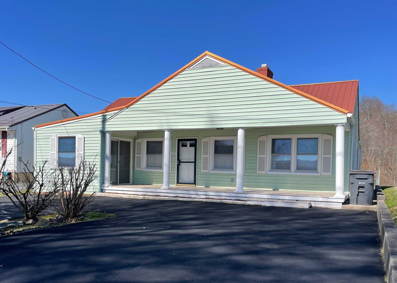 Kingsport Apartment: 435 Roan St