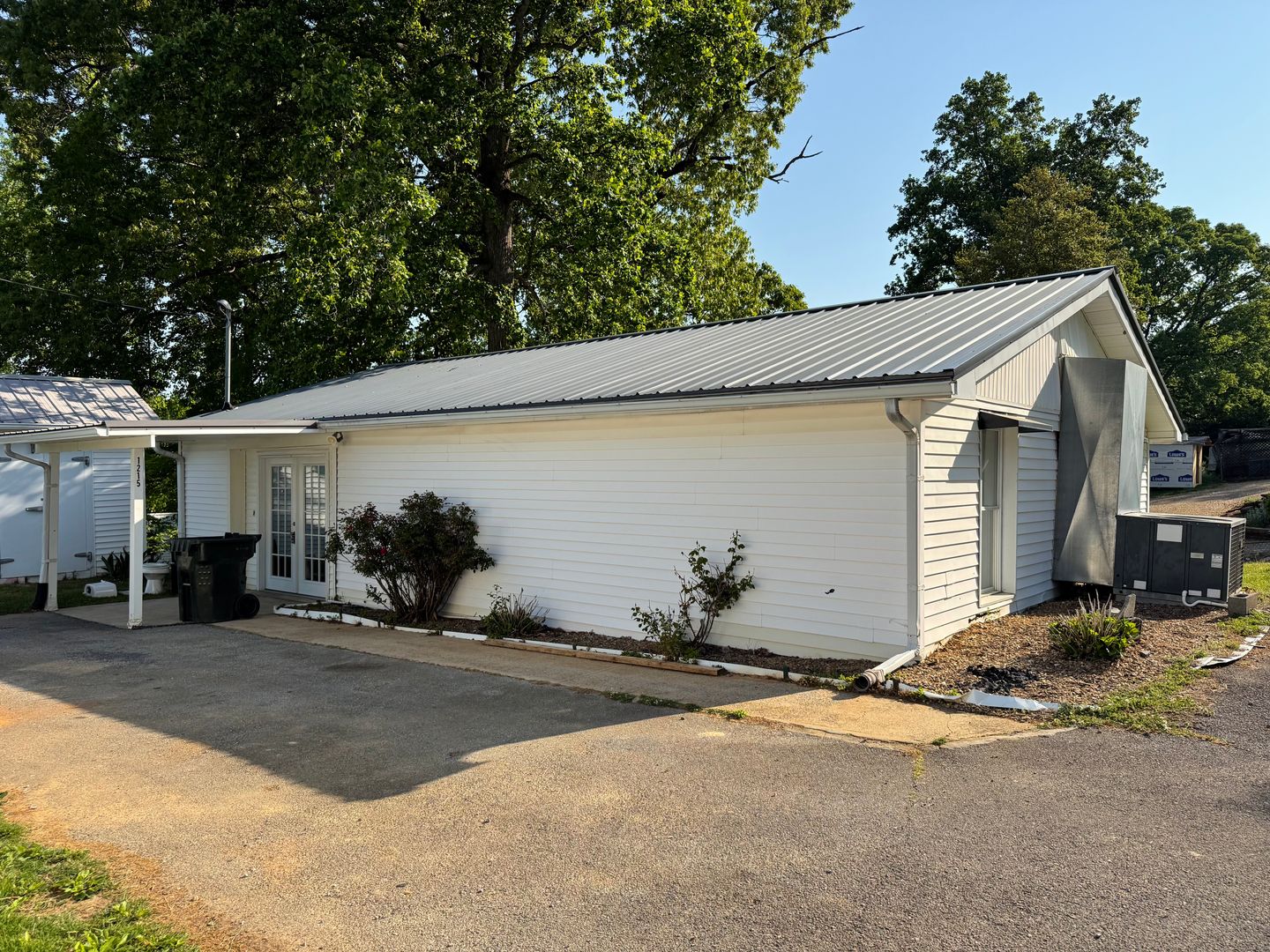 Greeneville Apartment: 1216 Tusculum Blvd