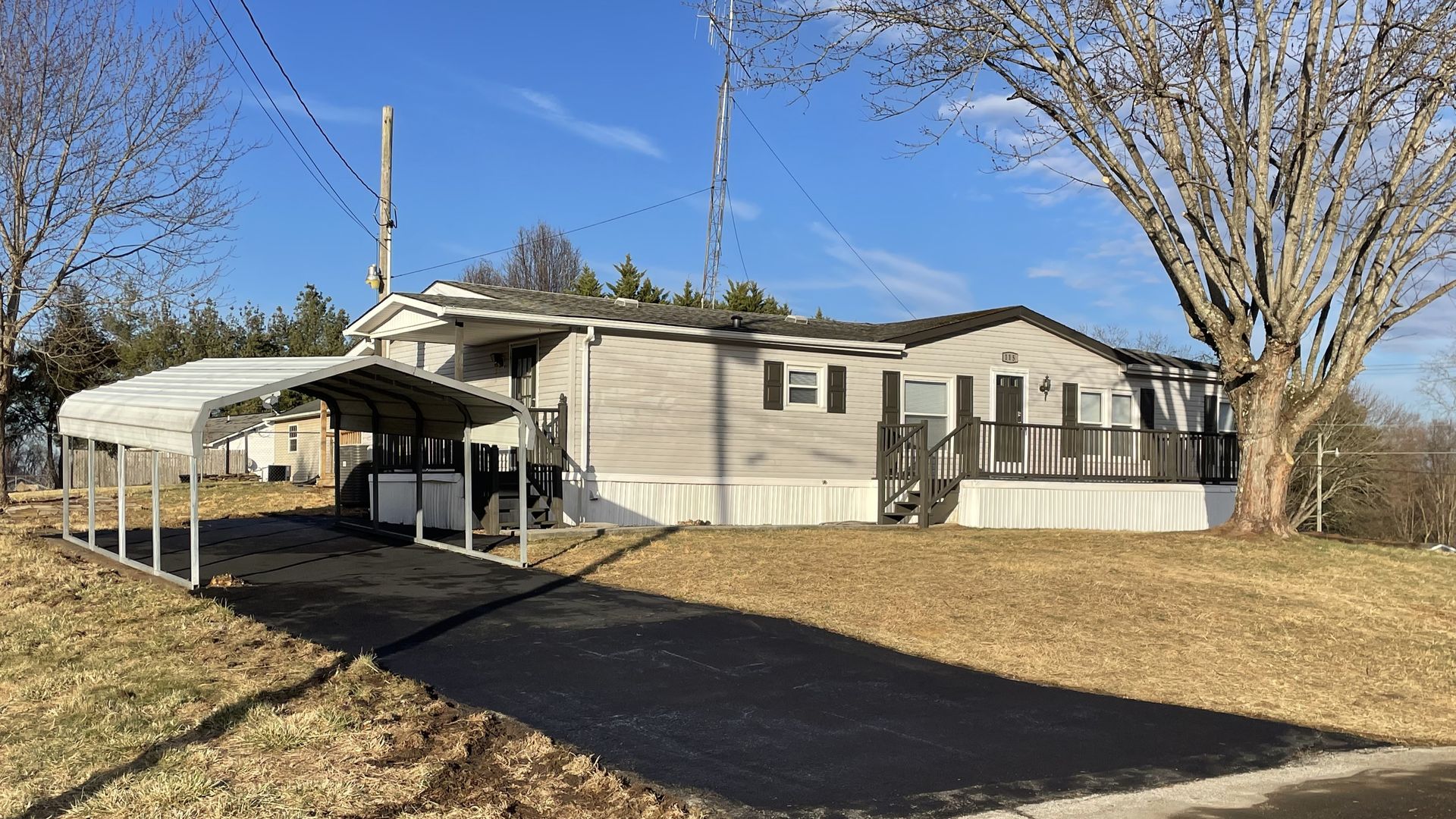 Gray House: 115 Ramsey Dr