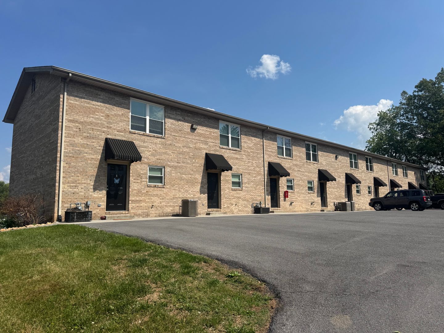 Church Hill Apartment: 722 Old Stage Rd