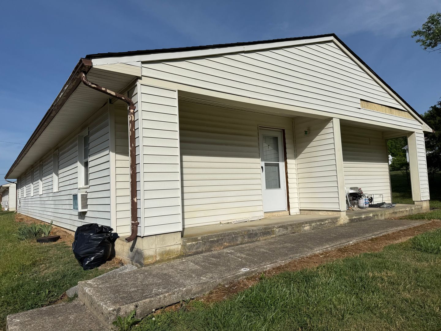 Greeneville Apartment: 55 Honeydew Ln