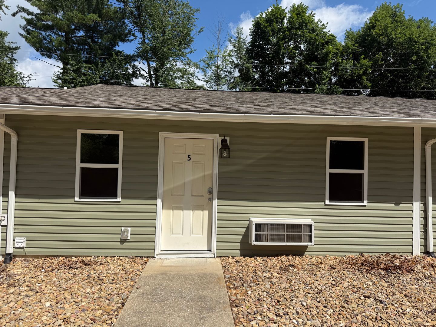 Greeneville Apartment: 402 Mt Bethel Rd