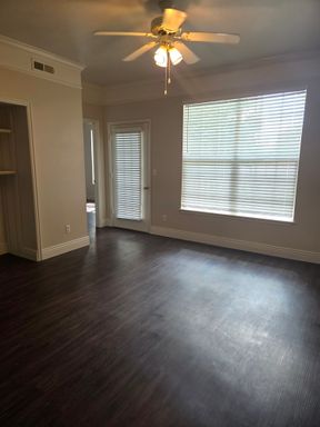 2-bedroom, 2-bathroom with attached garage! – photo 1