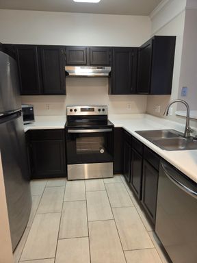 3 - Bed 2- Bath with Garage Special $1775.00 per month! – photo 1