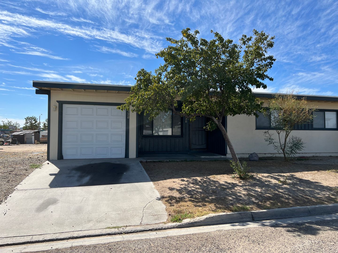 Ridgecrest House: 320 Palm Dr