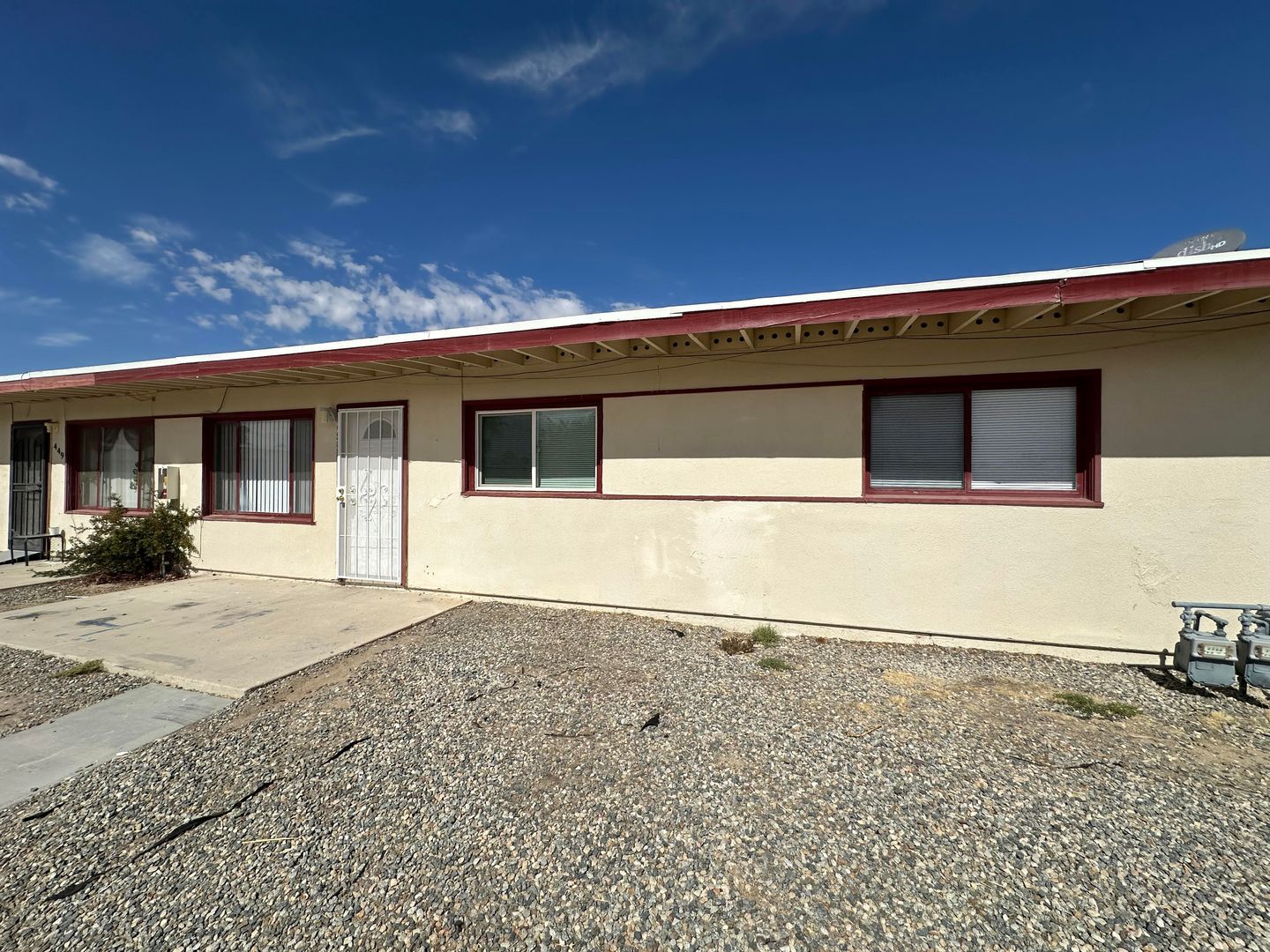 Ridgecrest House: 453 Oasis Dr