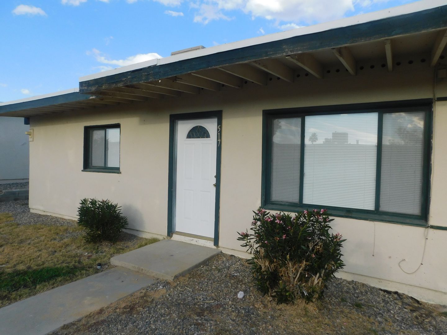 Ridgecrest House: 517 Palm Dr