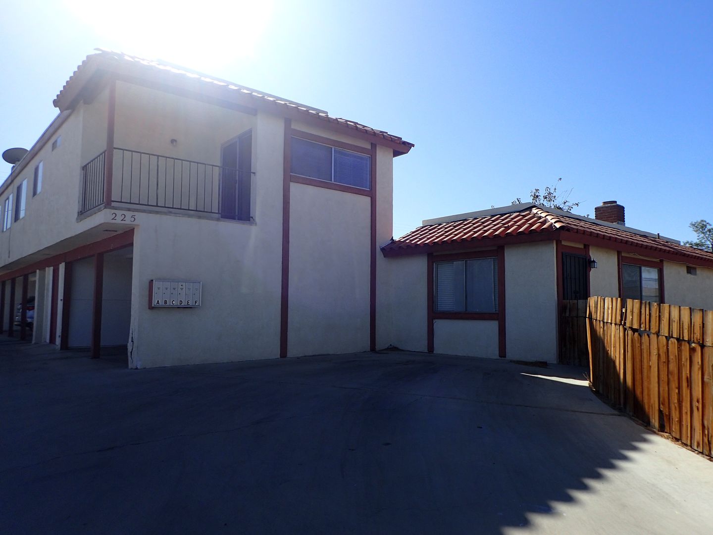 Ridgecrest Apartment: 225 W Robertson Rd