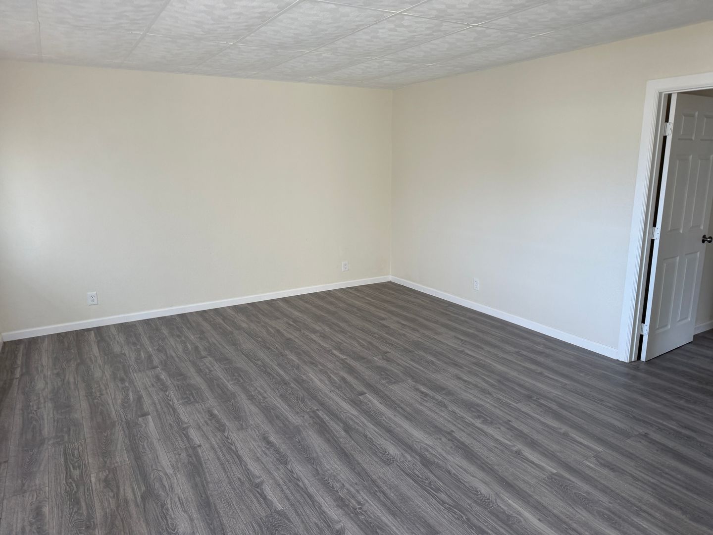 Inyokern House: 6521 Valley Ave