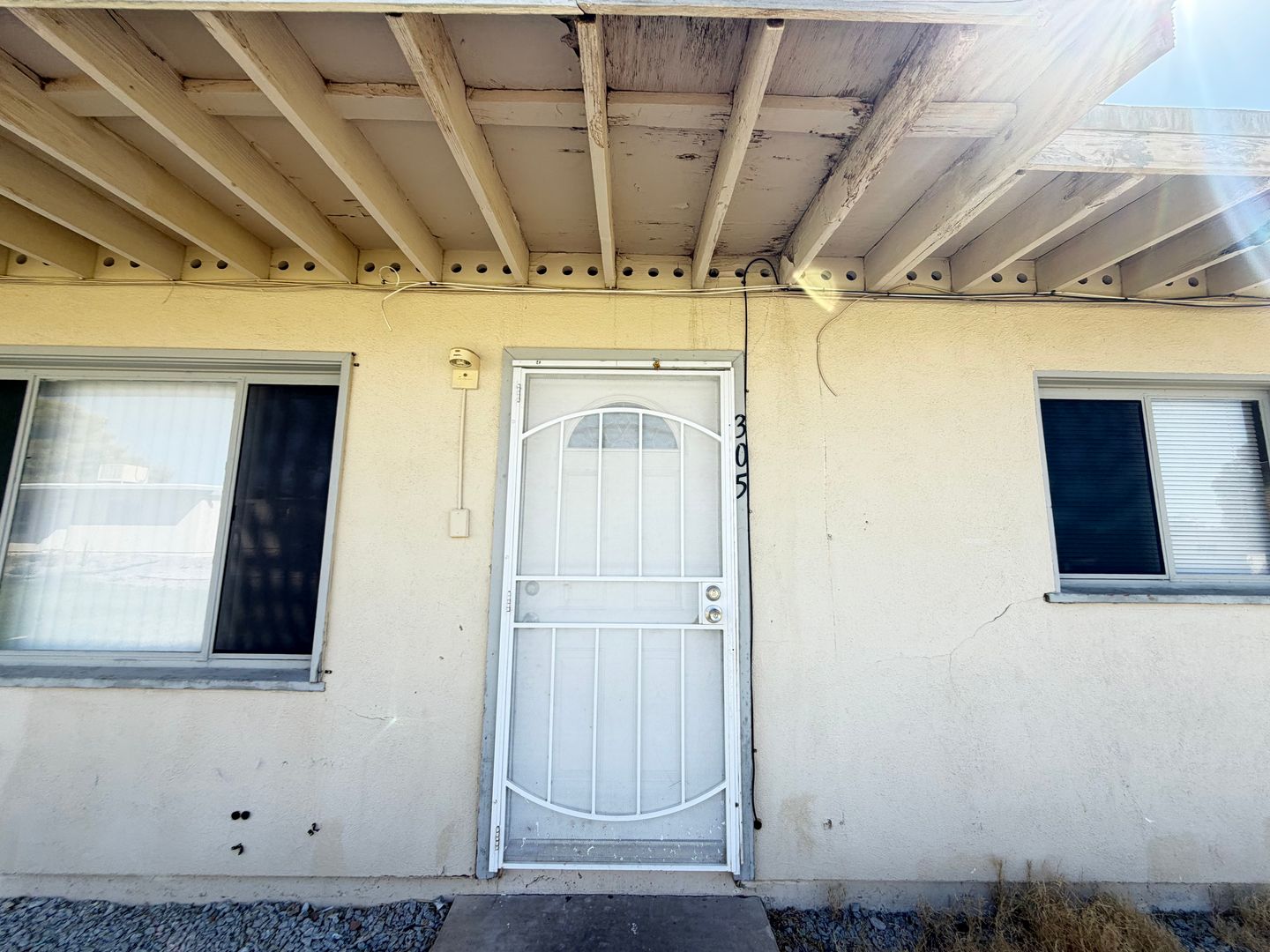 RIDGECREST House: 305 Oasis
