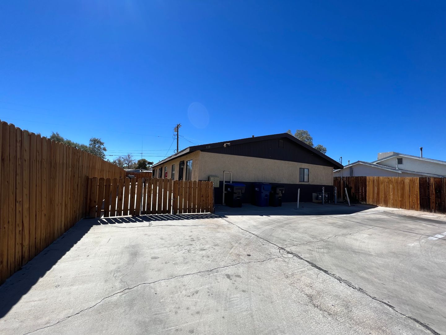 Ridgecrest Apartment: 419 W Wilson Ave