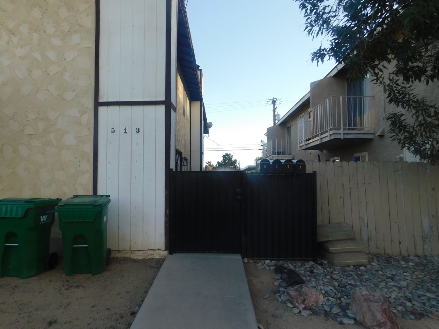 Ridgecrest Apartment: 513 E Ridgecrest Blvd