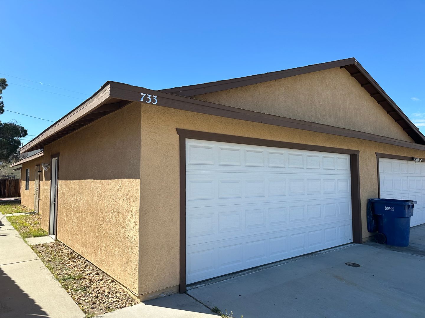 Ridgecrest Apartment: 733 Commercial St. A-B