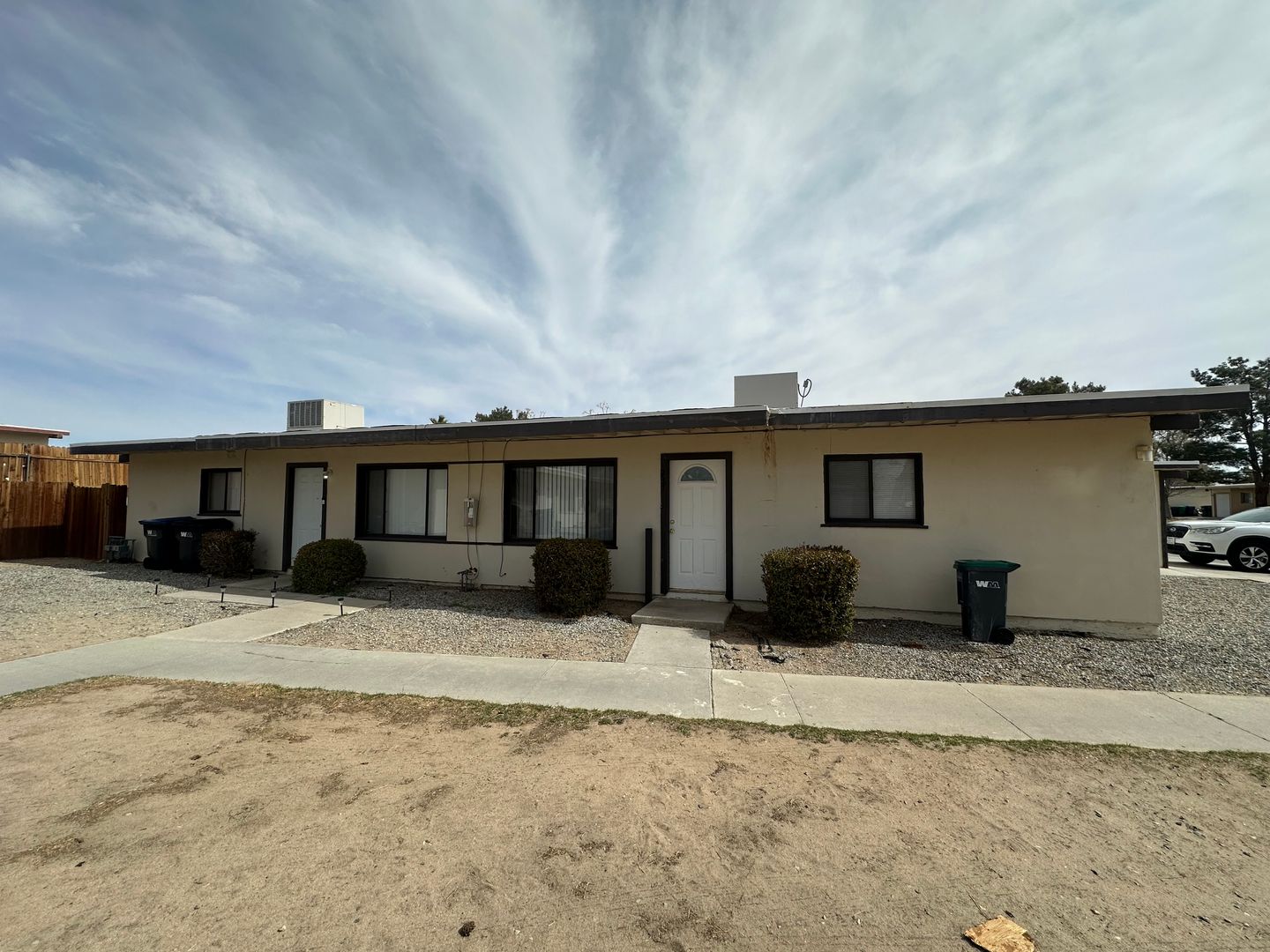 Ridgecrest House: 237 Palm Dr