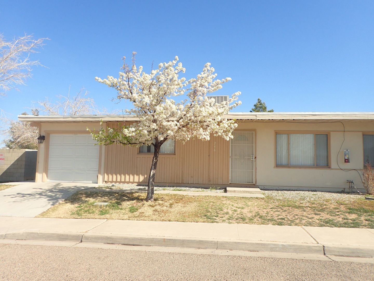 Ridgecrest House: 246 Kashmir Ln