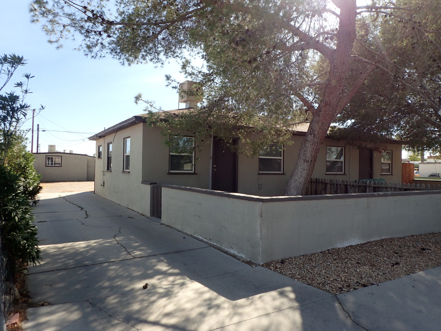 Ridgecrest Apartment: 521 W Atkins Ave