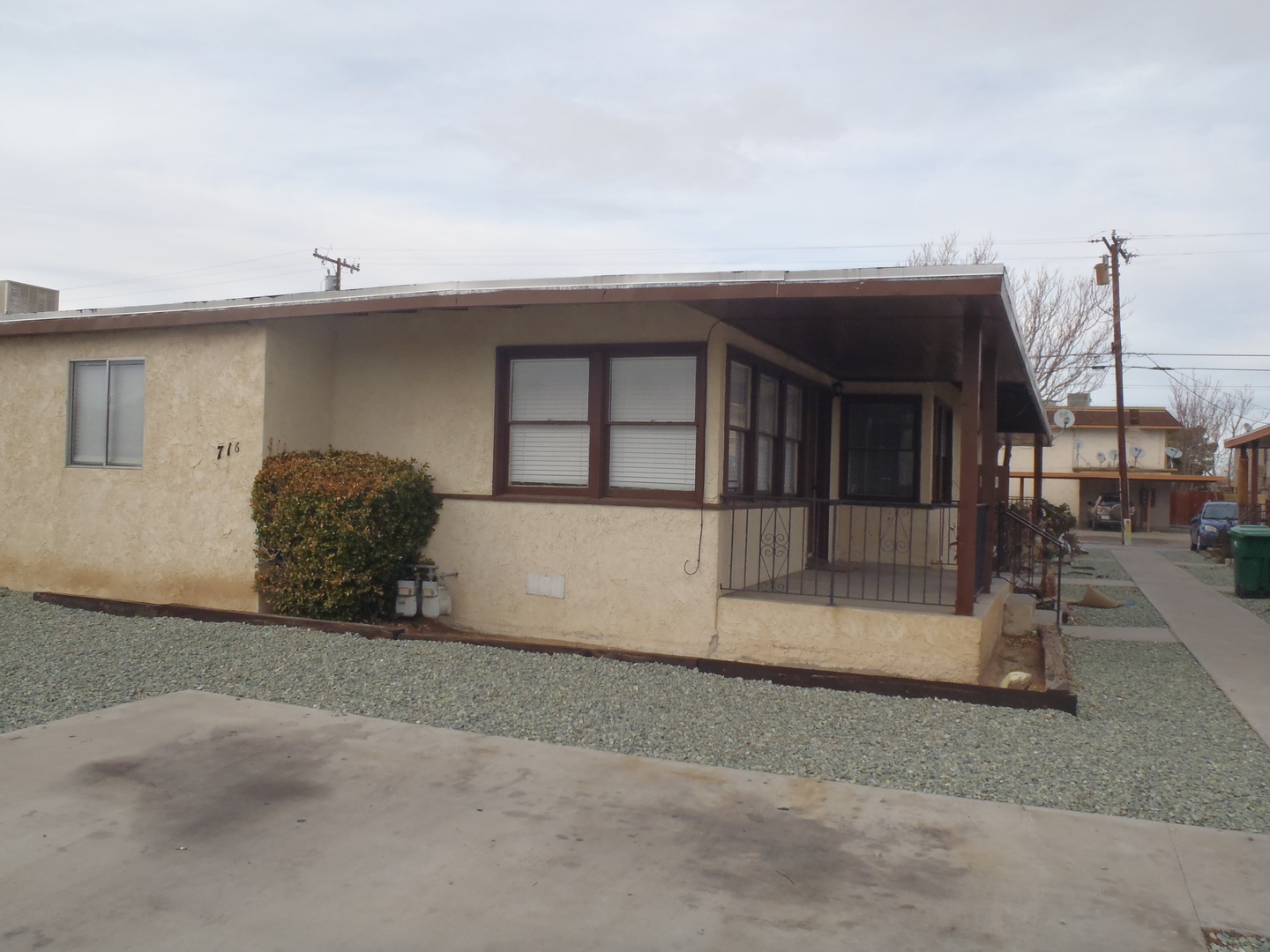 Ridgecrest Apartment: 716 Commercial Ave A-B