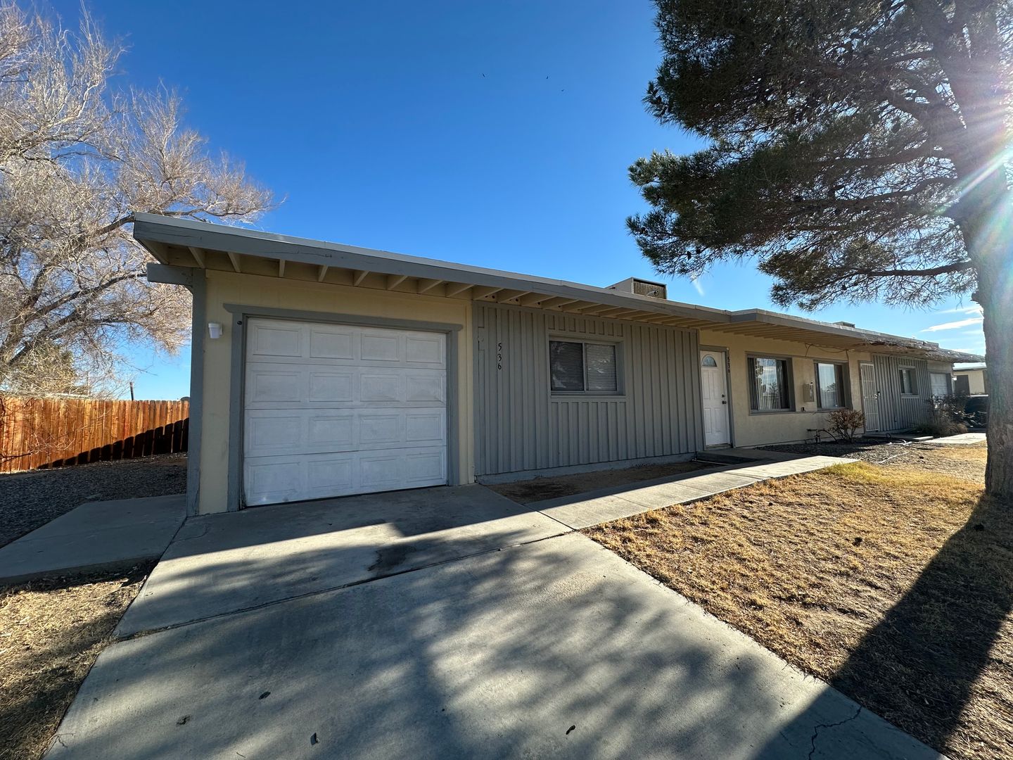 Ridgecrest House: 536 Oasis Dr