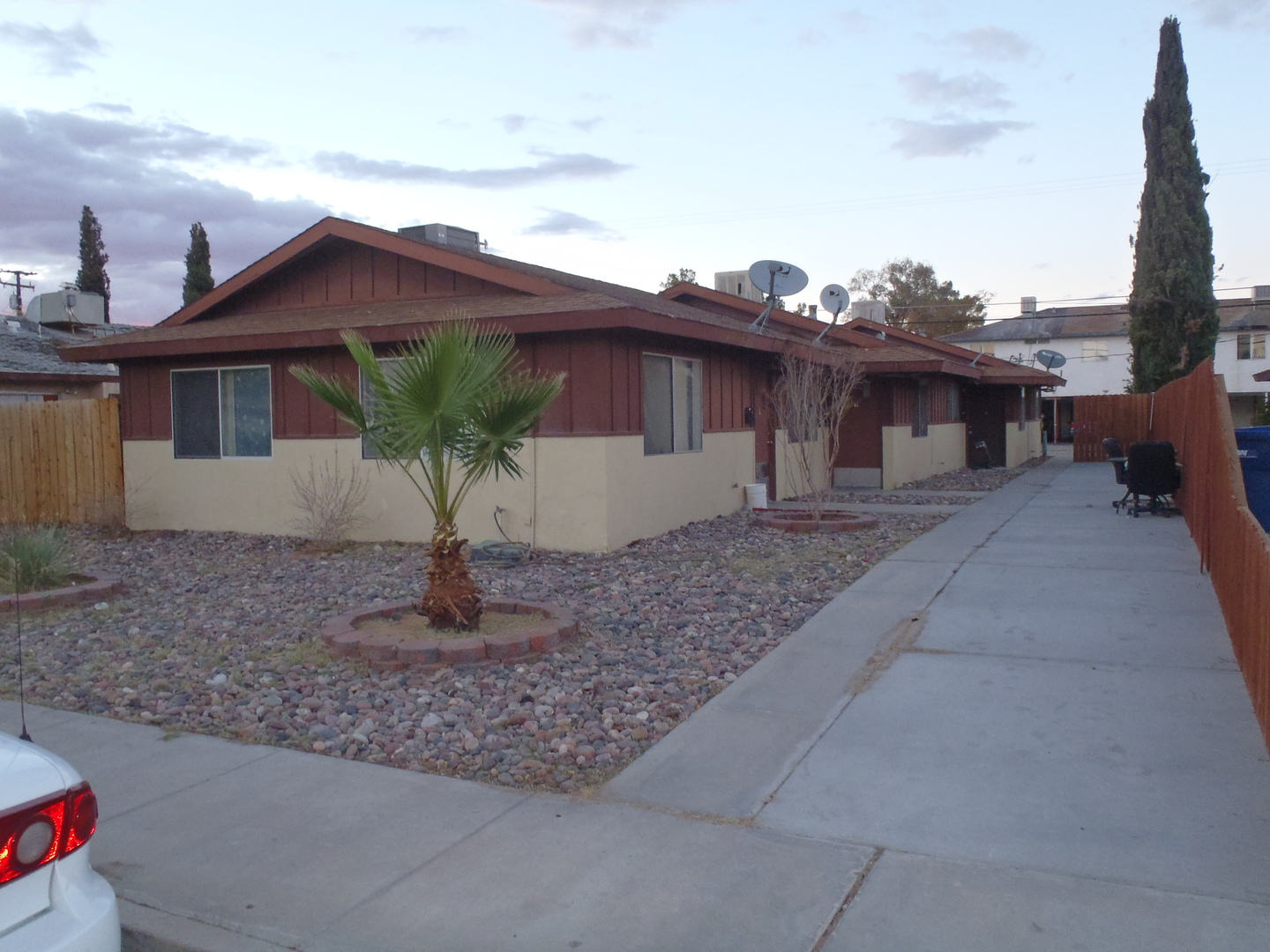 Ridgecrest Apartment: 520 Commercial Ave. A-B-C