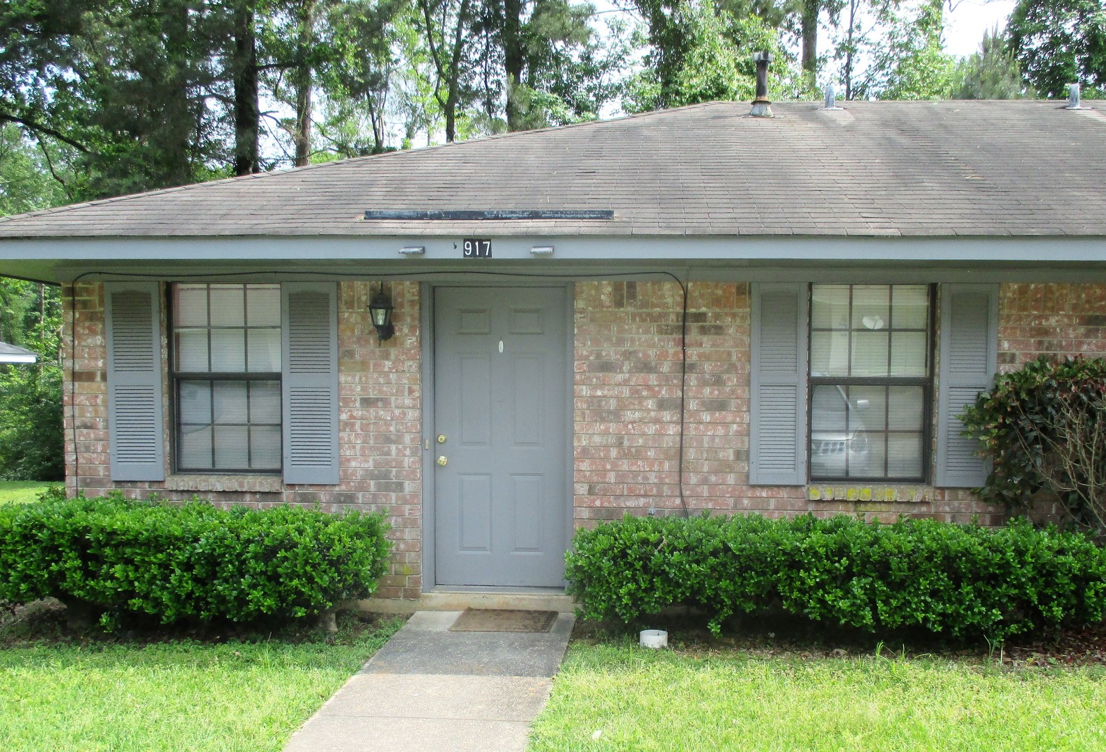 Ruston House: 917 Fisher Lane