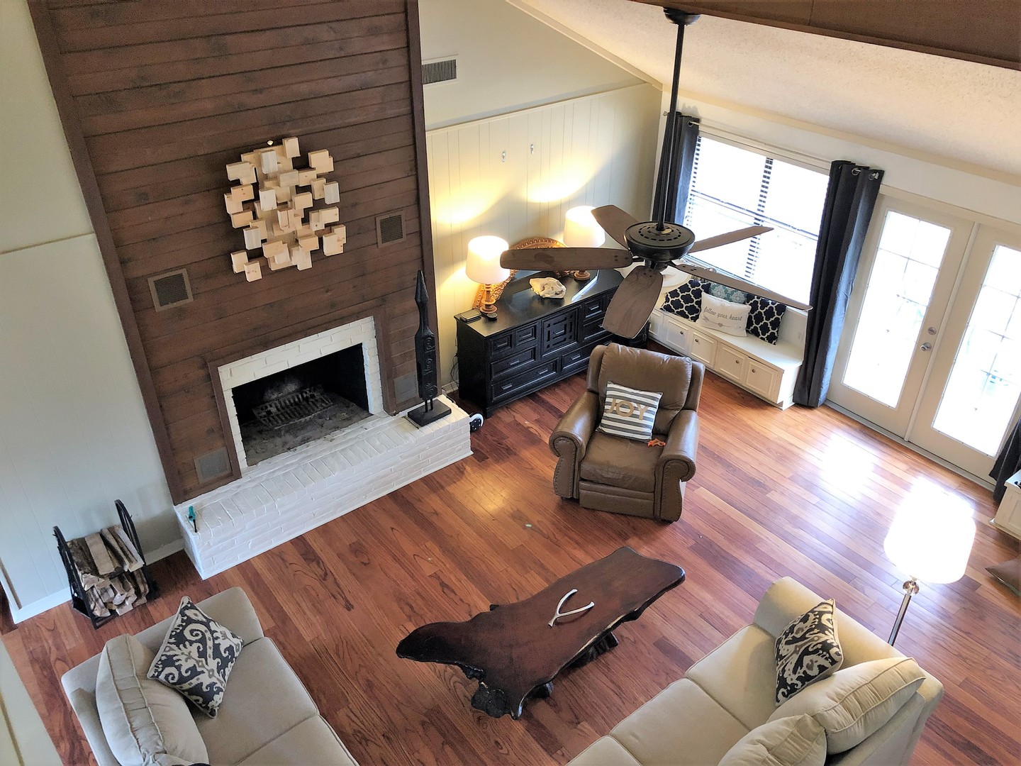 Ruston House: 1002 Chase Lane