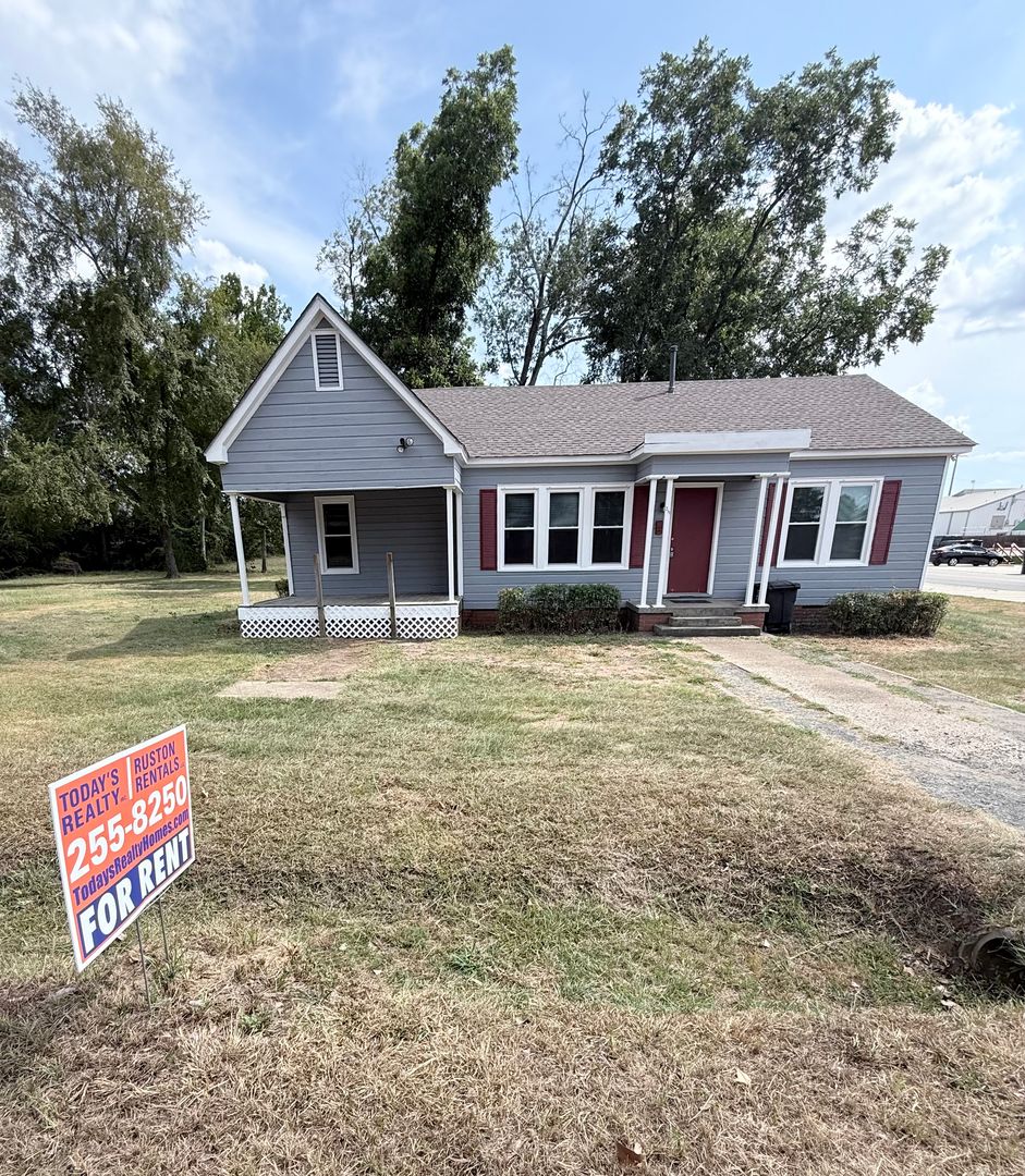 Ruston House: 211 W. Colorado Avenue