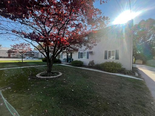 Renovated 1BR in Quiet 8-Unit Building – Sylvania Location