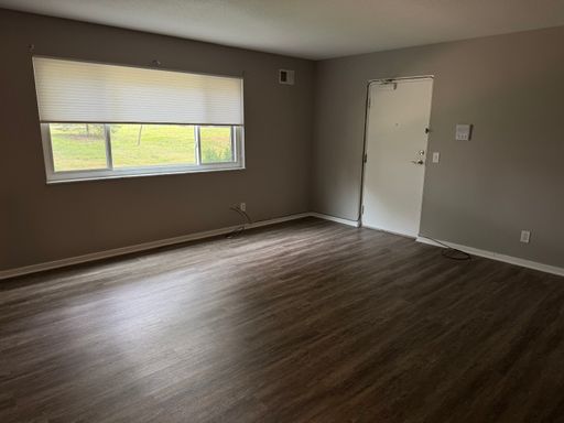 2 Bed 1 Bath Rental at 5615 Goodhue Dr., Apt. 202W, Toledo, OH – photo 1