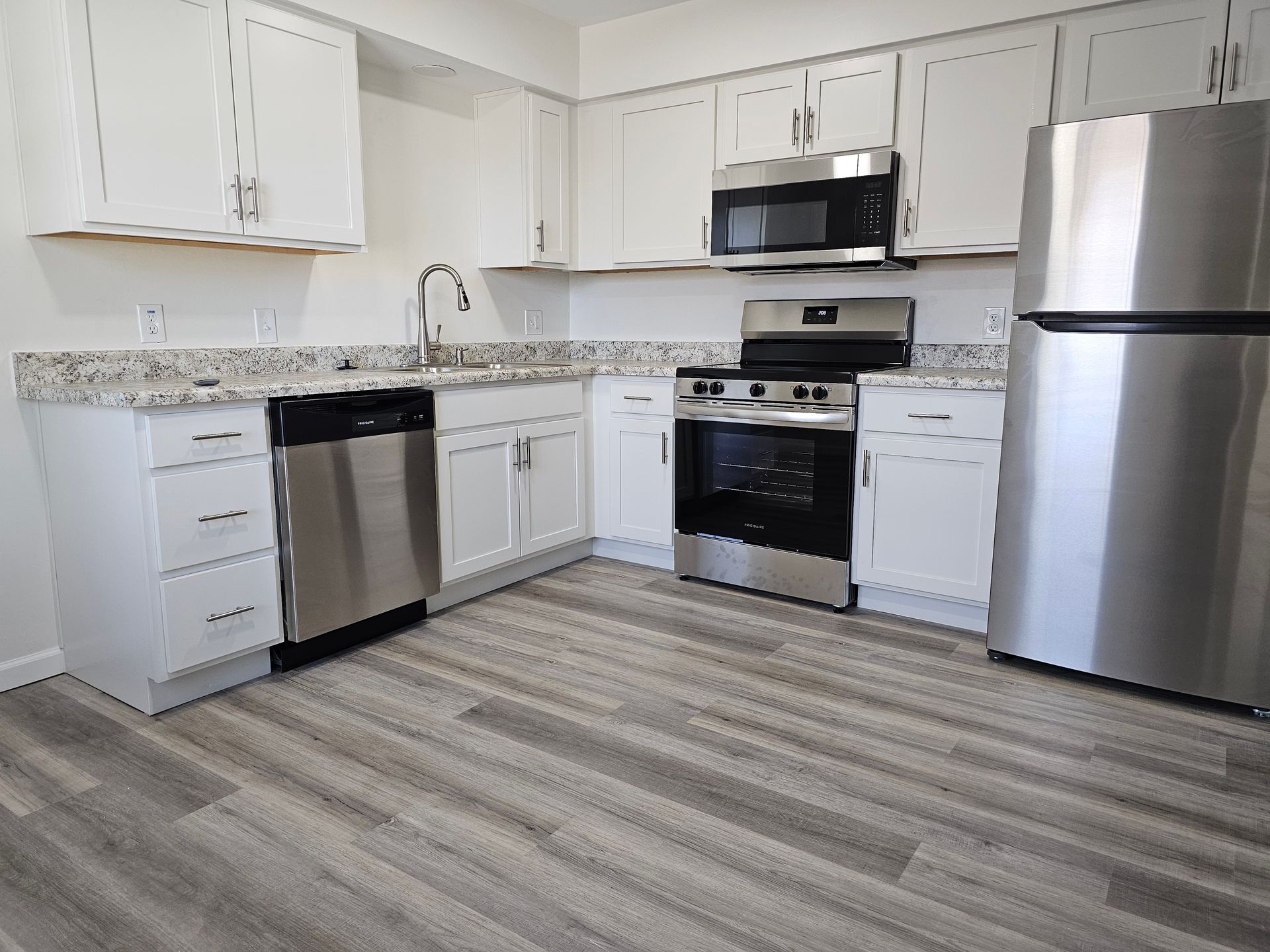 Perrysburg Apartment: 28939 Lem Ct.